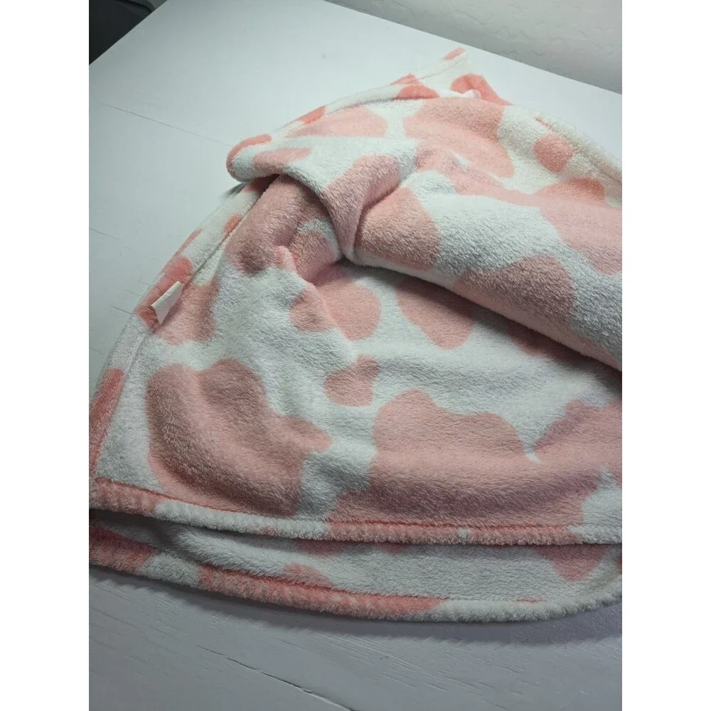 Strawberry Pink Fleece Blanket - Cute Soft Cow Print Throw for Bedroom Decor ...